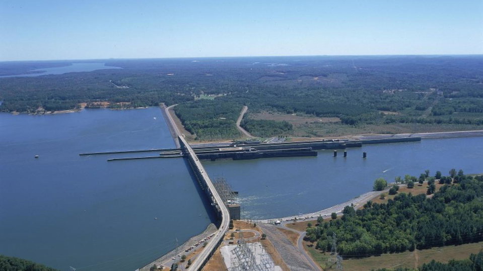 Pickwick Landing Dam