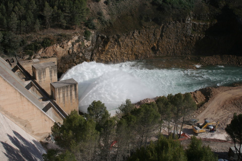 Alarcón Dam